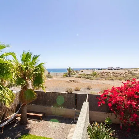Willa The Treasure - First Line Beach Design With Jacuzzi And Pool
