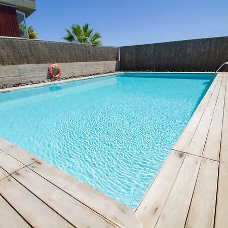 The Treasure - First Line Beach Design With Jacuzzi And Pool *